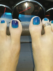 A few friends sexy toes and feet for your pleasure