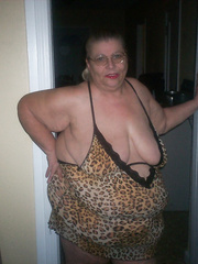 bbw mature amateur love showing off in this outfit