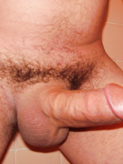 me just haveing sum fun with my cock hardon and shaving cream