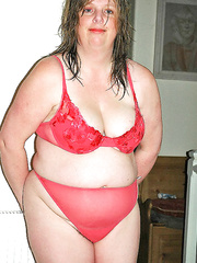 Fiona from Norwich, this swinging wife loves her cuck husband to watch