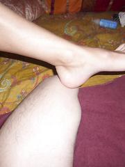 Show u my feets and bra buddies and my cum-hole
