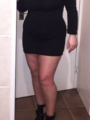 Glamorous wife Abby's feet n body for your eyes,ding-dong this babe likes the comments