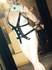 I'm a redhead wife looking for a brother to use me