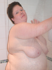 A bubbly big beautiful woman for u to have a fun as that babe takes a showers and then positions on the chair