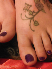 Wife beckys hot gazoo feet love 'em