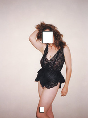 Sexy Wife Cassie likes to receive in nature's garb for the boys and beauties