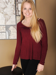 Legal Age Teenager dilettante Scarlett Sage peels off darksome leggings and underware to pose exposed