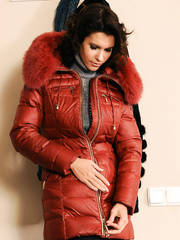 Hawt dressed Suzanna A doffs winter duds to give closeup view of bald snatch