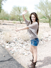 Dilettante sweetheart Talia Shepard plays with her nipps after hitching a ride