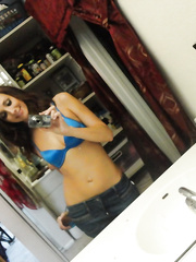 Girlfriend posing nude during the time that taking fotos of her vagina and meatballs