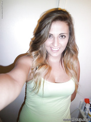 With each discharged sweetheart Brooke B.strapon takes greater quantity daring fotos of her body