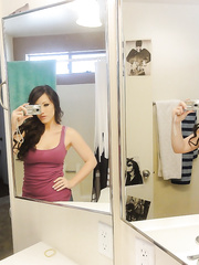 Beautiful juvenile sweetheart Jennifer White makes some self shots in a baths