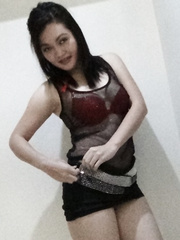 Filipina hooker got some money to pose for the recent non-professional photo session