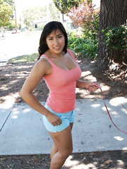 Hawt Filipina Mia disrobes down and watches on camera engulfing chap's shlong