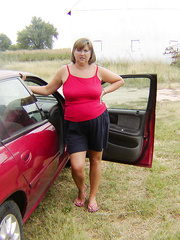 Chubby milf exposed posing outdoor, hope you like