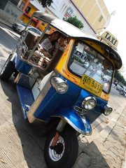 LBFM with a landing undress twat rides a foreigner's pecker on a motel room ottoman