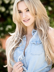 Breasty golden-haired honey Sophia Knight undressing for outdoor masturbation