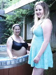 Mature big beautiful woman has lesbo sex with a legal age teenager plumper in a swimming pool