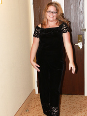 Hawt aged fatty Team Fuck Momma licking snatch & tribbing close up in FFM threesome