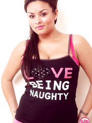 Dark Brown solo hotty unleashes her biggest legal age teenager breasts in short shorts