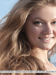 Beach playgirl Patritcy A revealing small legal age teenager love bubbles outdoors for glamour fotos