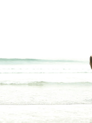 Newlywed pair leave the beach for a steamy hardcore fuck session