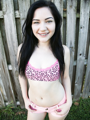 Concupiscent Karly Baker gives a jaw-dropping oral sex and bonks outdoors