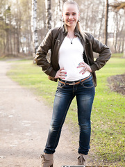 Cute college cutie Hanna has her 1st group sex experience with chap allies