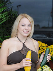 Natural blond with large milk shakes shoves vegetables up her concupiscent vagina