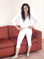 Plump dilettante removes her yoga panties to expose her natural bawdy cleft