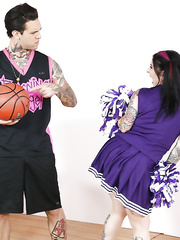 Mother I'd Like To Fuck angel Joanna Cutie is having her non-professional love tunnel licked out