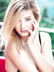 Sexy golden-haired Anna Tatu lets her large natural milk sacks loose outdoors