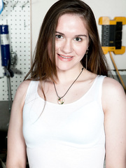 1St timer Cat Morris widens wide for a knob in her arse in advance of a facial