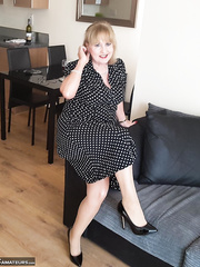 Glasses clad sexy aged Lorna Blu fress her great large wobblers to give CFNM blowy