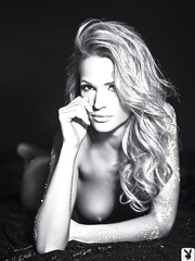 Loveable hottie Linda Katalin Zimany exposing her graceful body