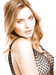 Captivating blond chick Amanda Streich showcasing her ideal body