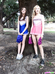 Cheerleaders Alexa Grace & Molly Manson score points by fucking the trainer