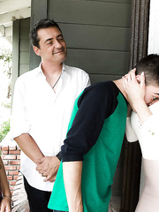 Dressed cougar Kendra Longing caught engulfing off biggest shlong by spouse in kitchen