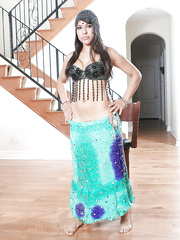 Winning Latin Babe fatty Laurie Vargas has a right mood for hot cosplay