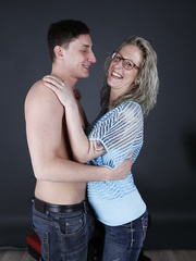 German housewife rides her daytime paramour's jock with her glasses on