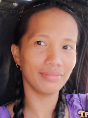 Filipina female bleed cum from her vagina after oral-service and vaginal sex