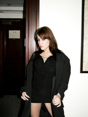 Hot vixen Shannya Tweeks flaunts hawt wazoo & shows anal gape after wazoo fucking