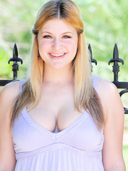 White honey slides a pair of cucumbers into her in nature's garb slit