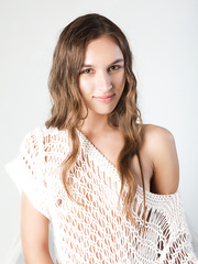 Hot golden-haired Eruo Patsy A loves to widen her stripped vagina for sexy posing