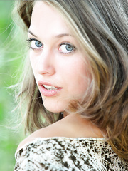 Breathtaking model with miniature merry scones disrobes in nature's garb in the woods to show hawt booty