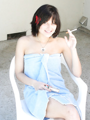 Brunette Hair mother I'd like to fuck Ellie Idol frees her exposed body from washroom towel whilst smokin'