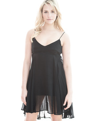 Hot golden-haired hottie Mia M demonstrates her flexibility after getting exposed