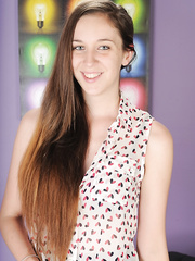 Fleshly hottie chick Layla Adams shows off her astonishing wet gazoo