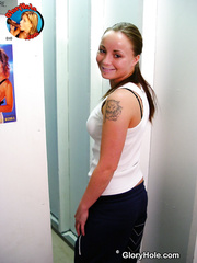 White doxy Anne-Marie bleed cum from her chin after a visit to a gloryhole