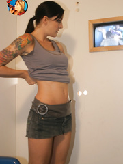 Tattooed sweetheart Lexi Bardot spits out cum after engulfing dark schlong at gloryhole